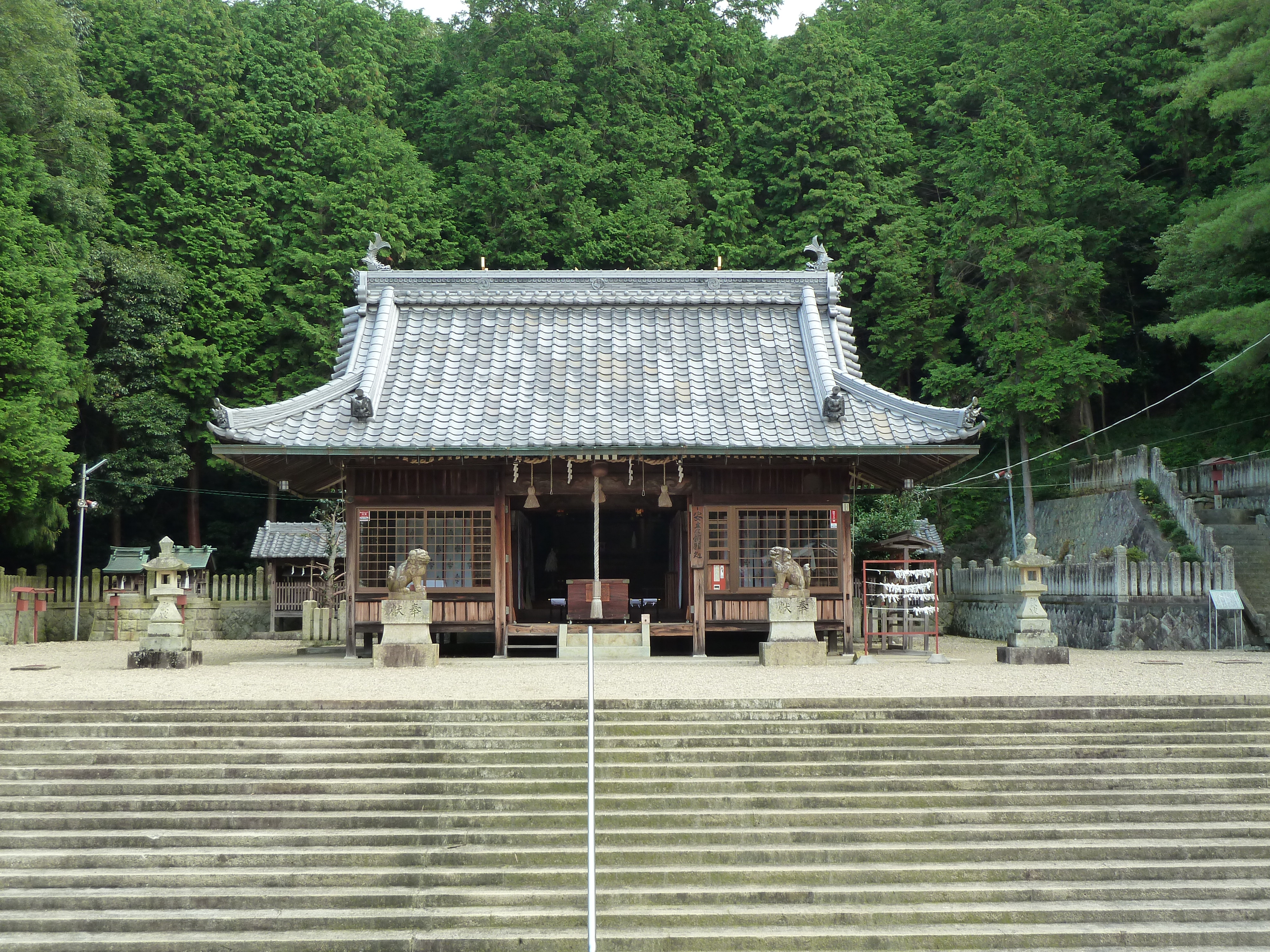 西脇八幡神社の正面